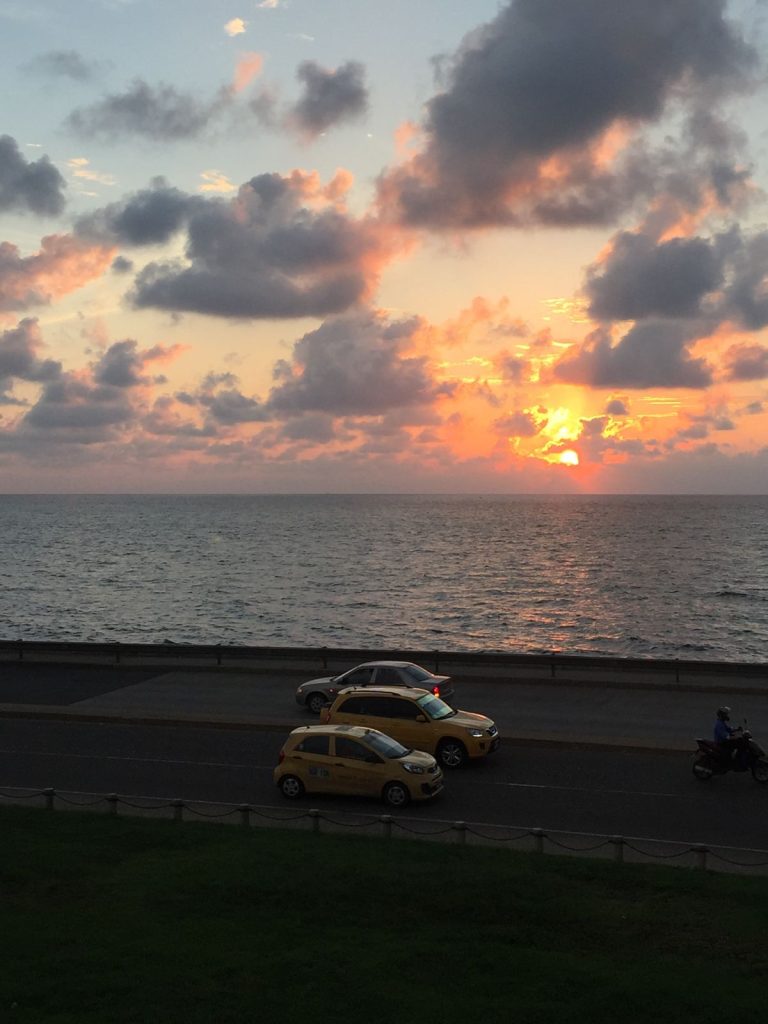 aterdecer en el mar